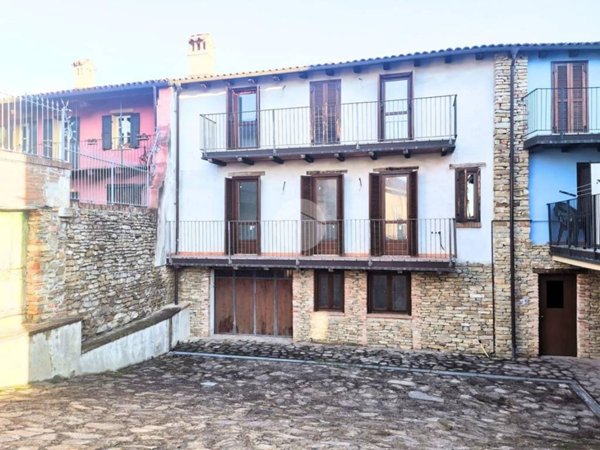 casa semindipendente in vendita a Murazzano