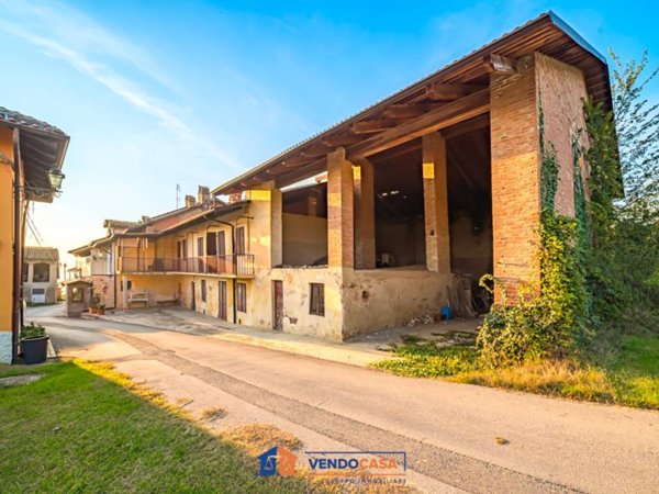 casale in vendita a Narzole