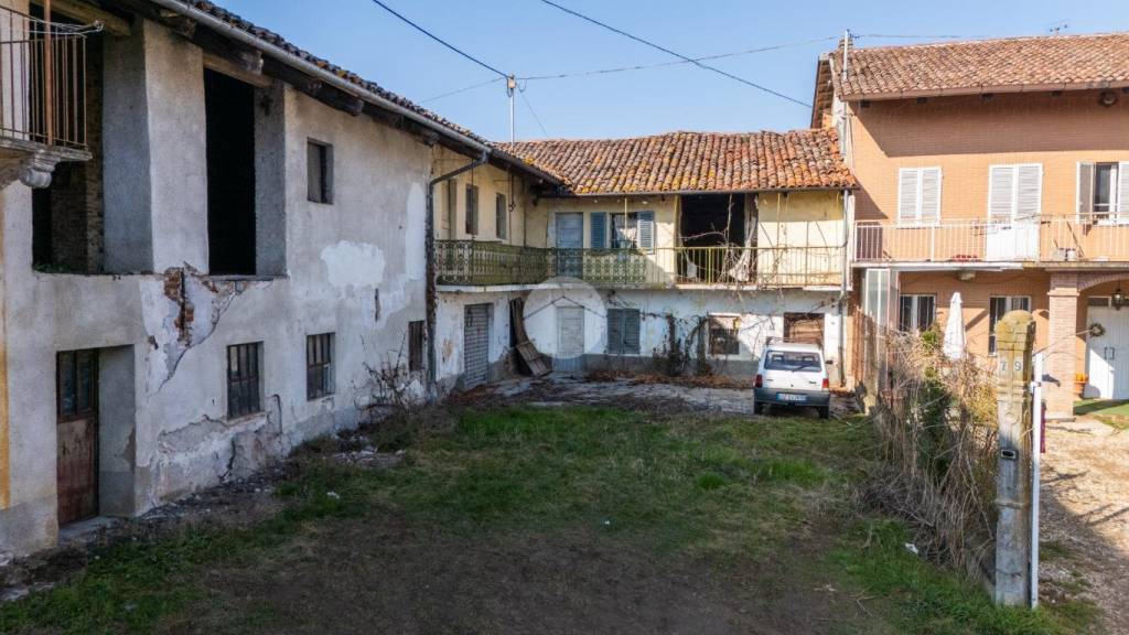 casa semindipendente in vendita a Narzole