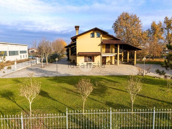 casa indipendente in vendita a Narzole