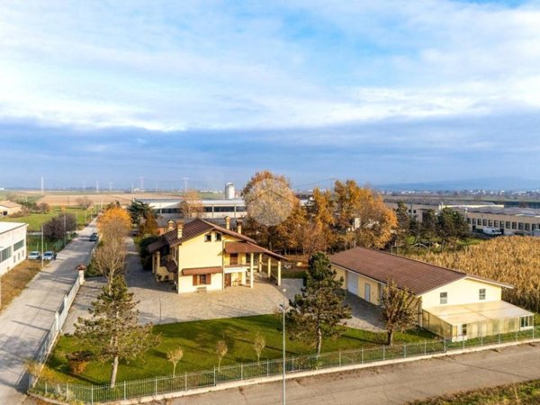 casa indipendente in vendita a Narzole