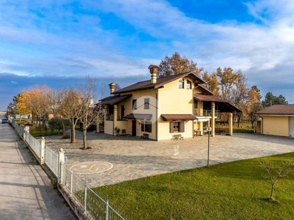 casa indipendente in vendita a Narzole