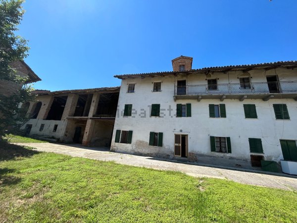 casale in vendita a Neive