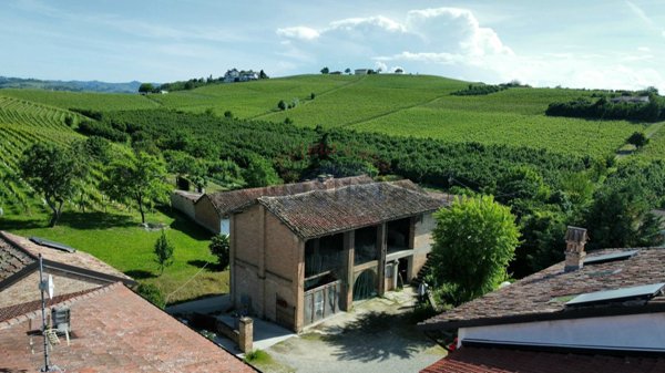 casale in vendita a Neive