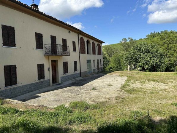 casa indipendente in vendita a Neive