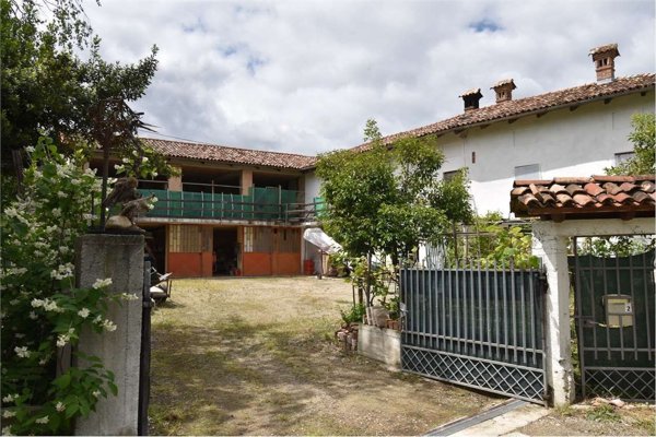 casale in vendita a Neive