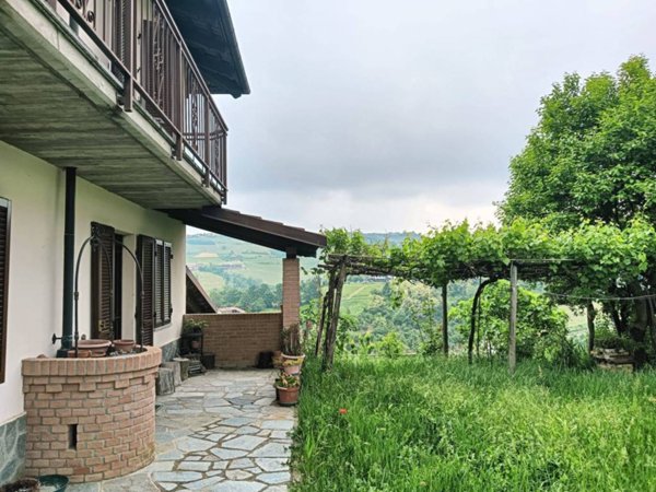 casa indipendente in vendita a Neive