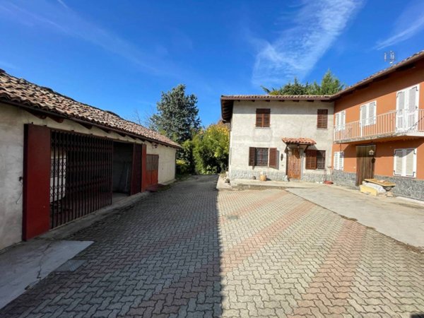 casa indipendente in vendita a Neive