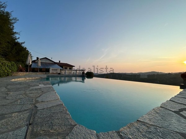 casale in vendita a Neive