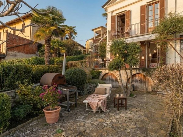 casa indipendente in vendita a Neive