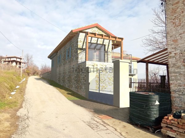 casa indipendente in vendita a Neive