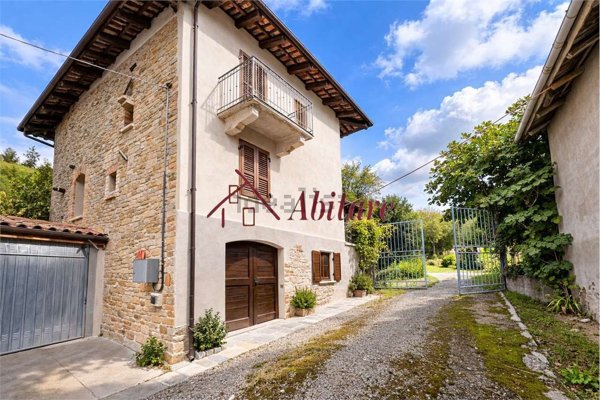casa indipendente in vendita a Neive