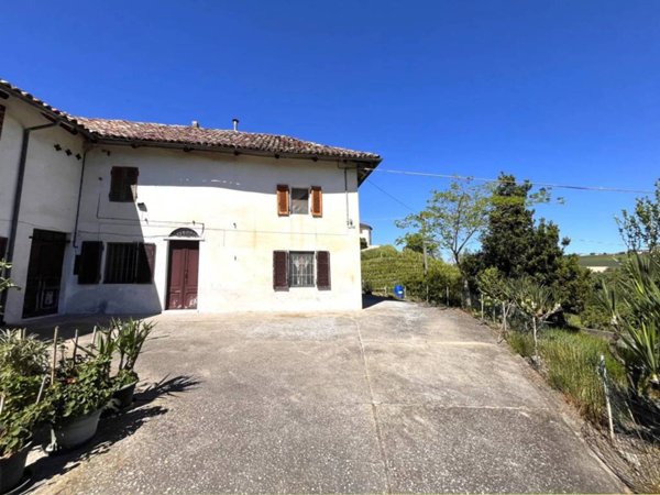 casa indipendente in vendita a Neive