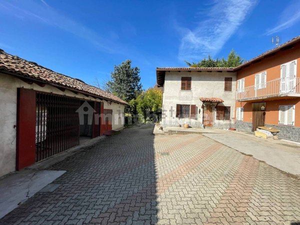 casale in vendita a Neive
