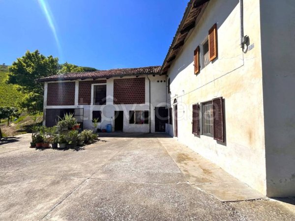 casa indipendente in vendita a Neive