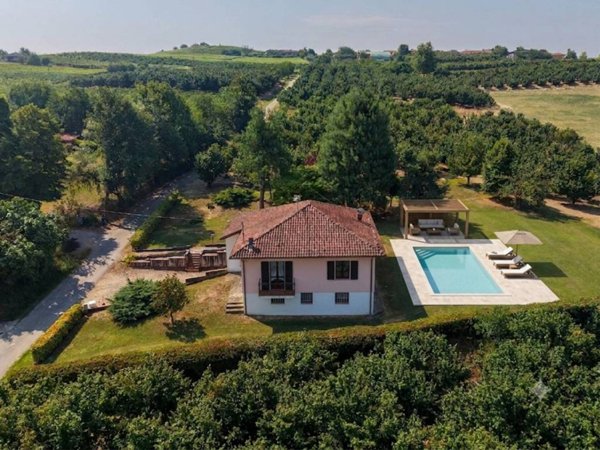 casa indipendente in vendita a Neive