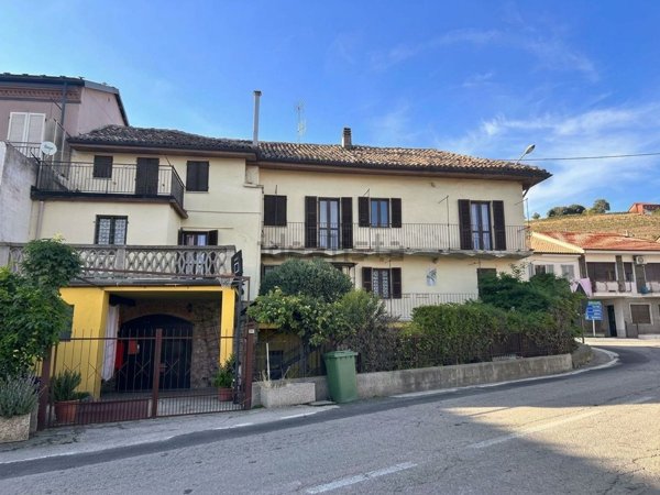 casa indipendente in vendita a Neive