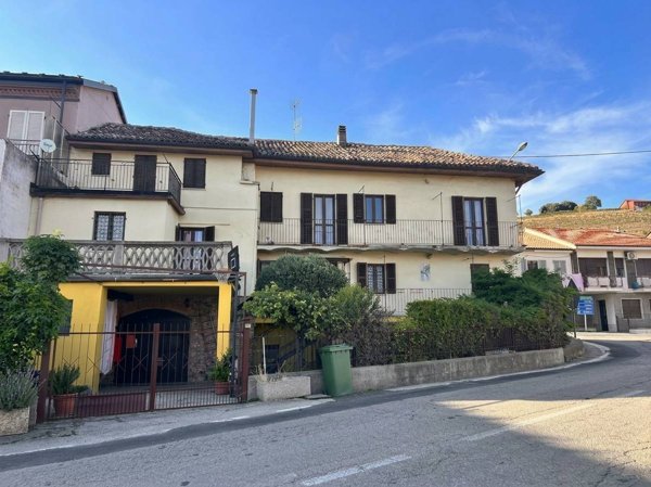 casa indipendente in vendita a Neive