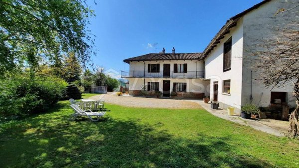 casa indipendente in vendita a Neviglie