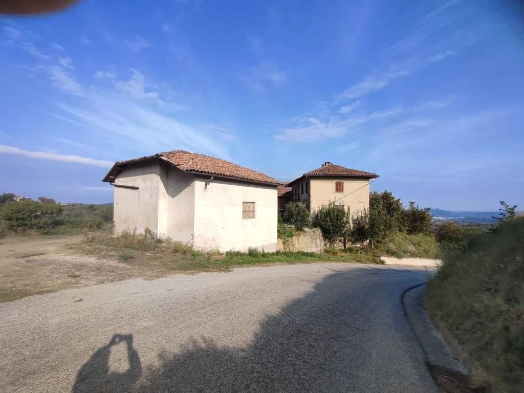 casa indipendente in vendita a Neviglie