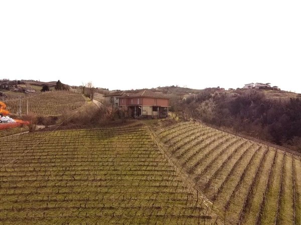 esavano in vendita a Neviglie