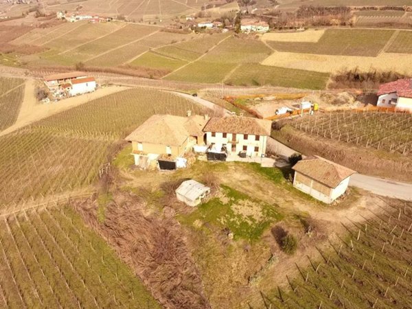 casa indipendente in vendita a Neviglie