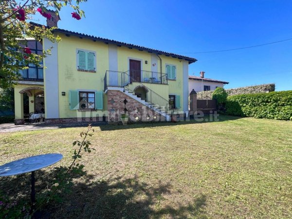 casa indipendente in vendita a Neviglie
