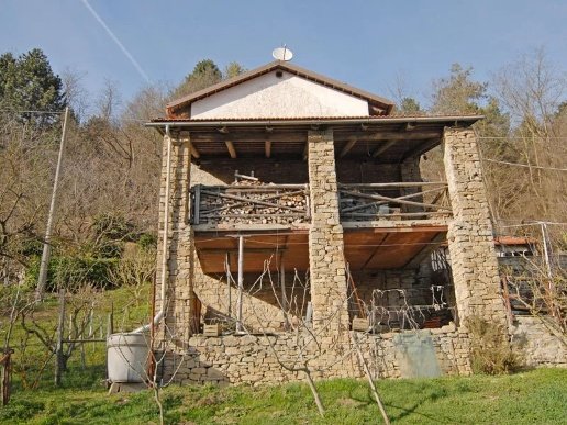 esavano in vendita a Niella Belbo