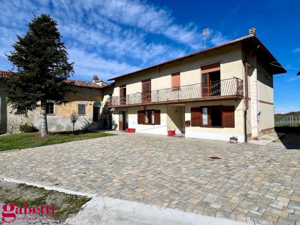 casa indipendente in vendita a Novello