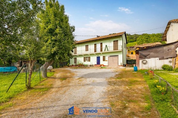 casa indipendente in vendita a Novello