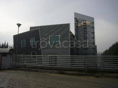 locale commerciale in vendita a Novello