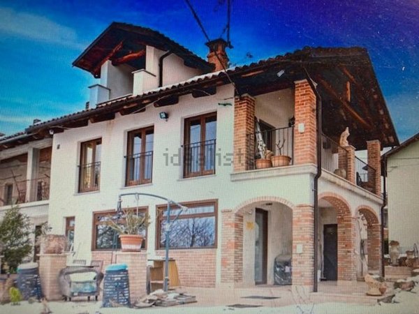 casa indipendente in vendita a Novello