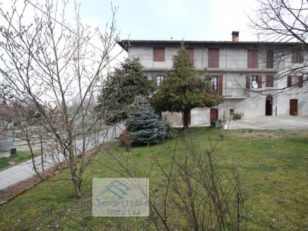 casa indipendente in vendita a Novello