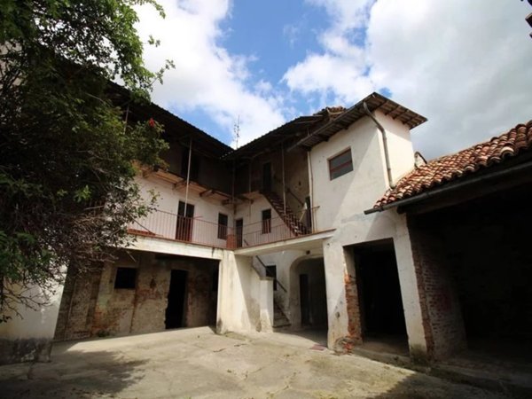 casa indipendente in vendita a Novello