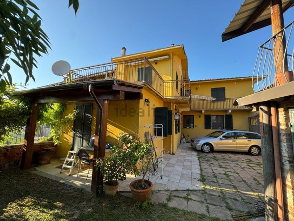 casa indipendente in vendita a Novello