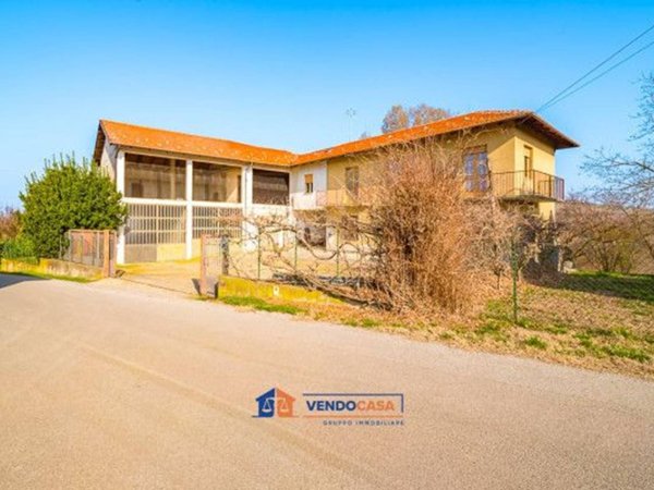 casa indipendente in vendita a Novello