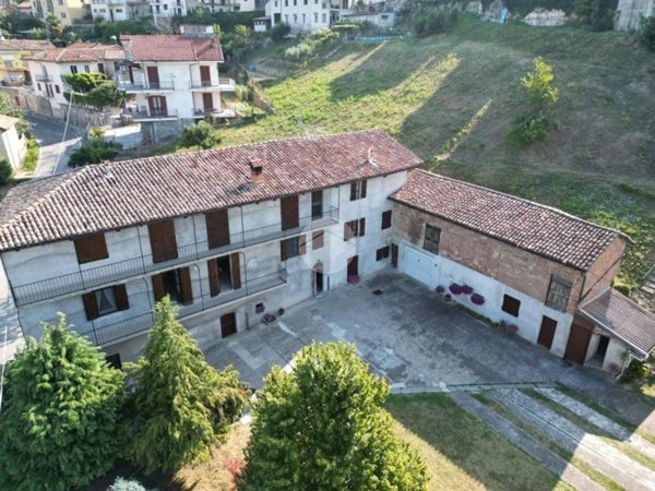 casa indipendente in vendita a Novello