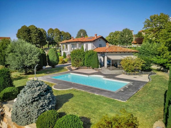 casa indipendente in vendita a Novello