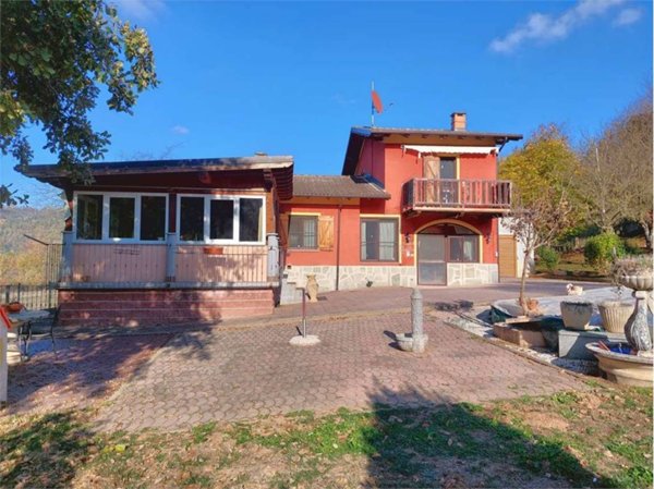 casa indipendente in vendita a Nucetto in zona Villa