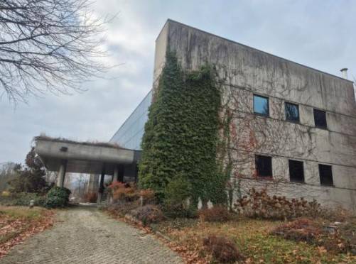 locale commerciale in vendita a Nucetto