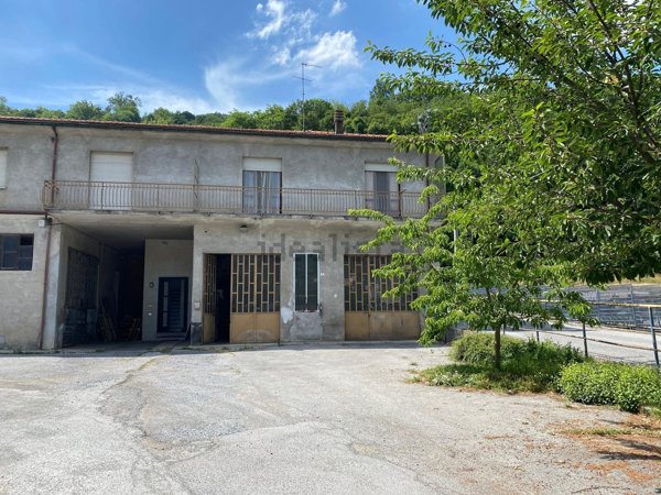 casa indipendente in vendita a Nucetto
