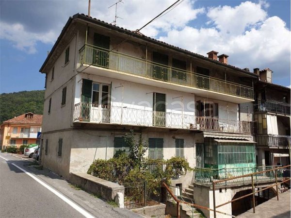 appartamento in vendita a Nucetto in zona Livrato