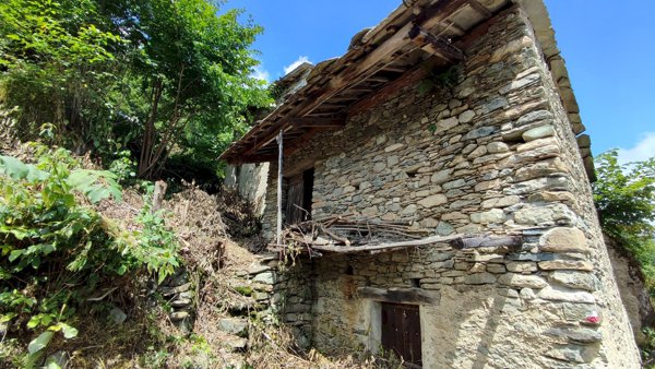 casale in vendita ad Oncino