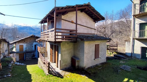 casa indipendente in vendita ad Oncino
