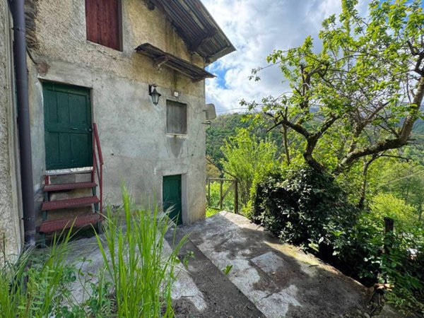 casa indipendente in vendita ad Oncino