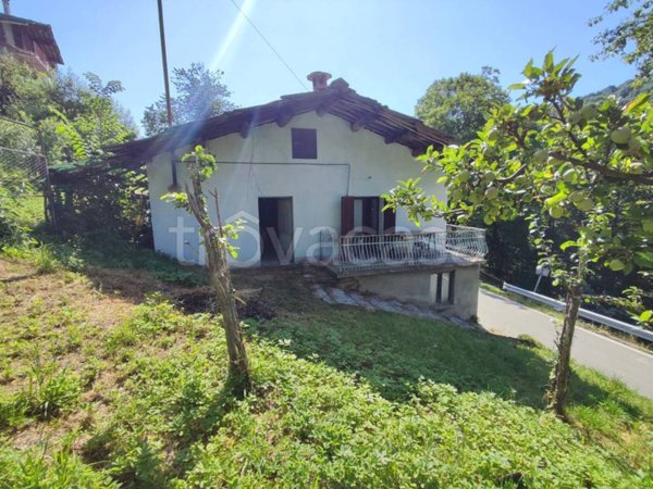 casa indipendente in vendita ad Oncino