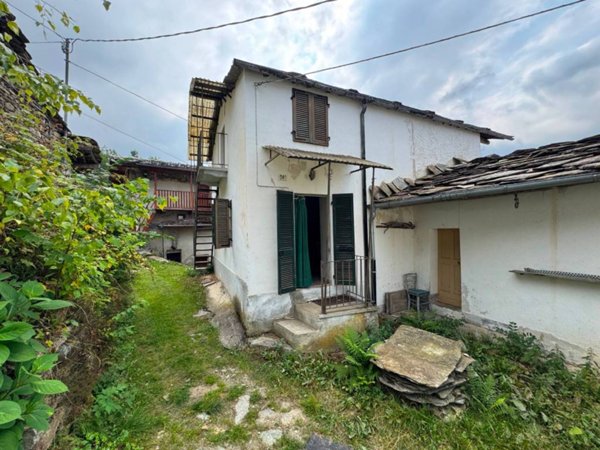casa indipendente in vendita ad Oncino