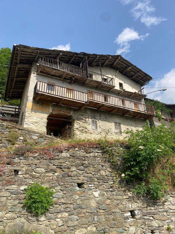 appartamento in vendita ad Oncino