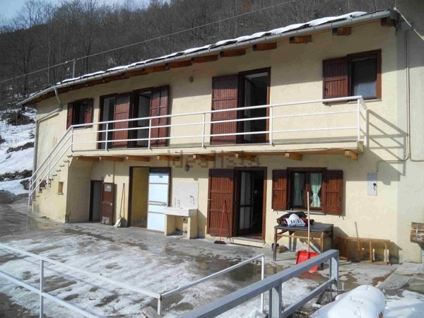 quadrivano in vendita ad Oncino