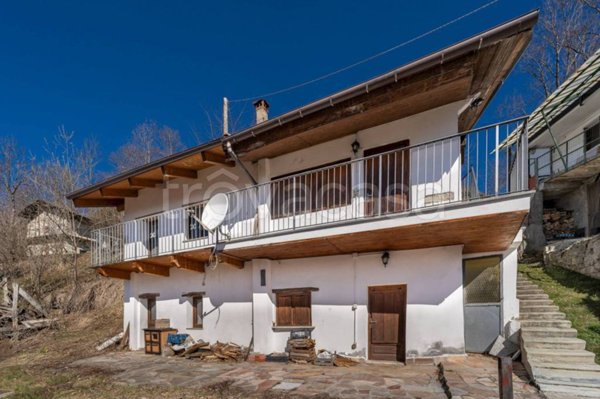 casa indipendente in vendita ad Oncino